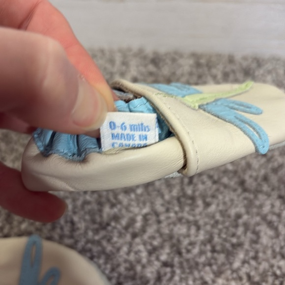 Robeez size 0-6 month crib shoes - Picture 4 of 5